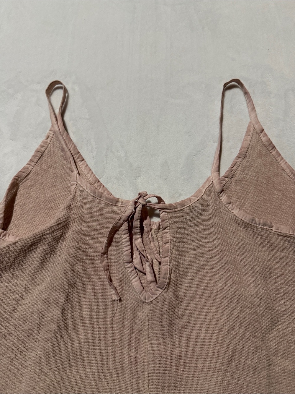 Meo meli Italian Tie-Front Spaghetti Strap Camisole in Dusty Mauve linen - Picture 2 of 5